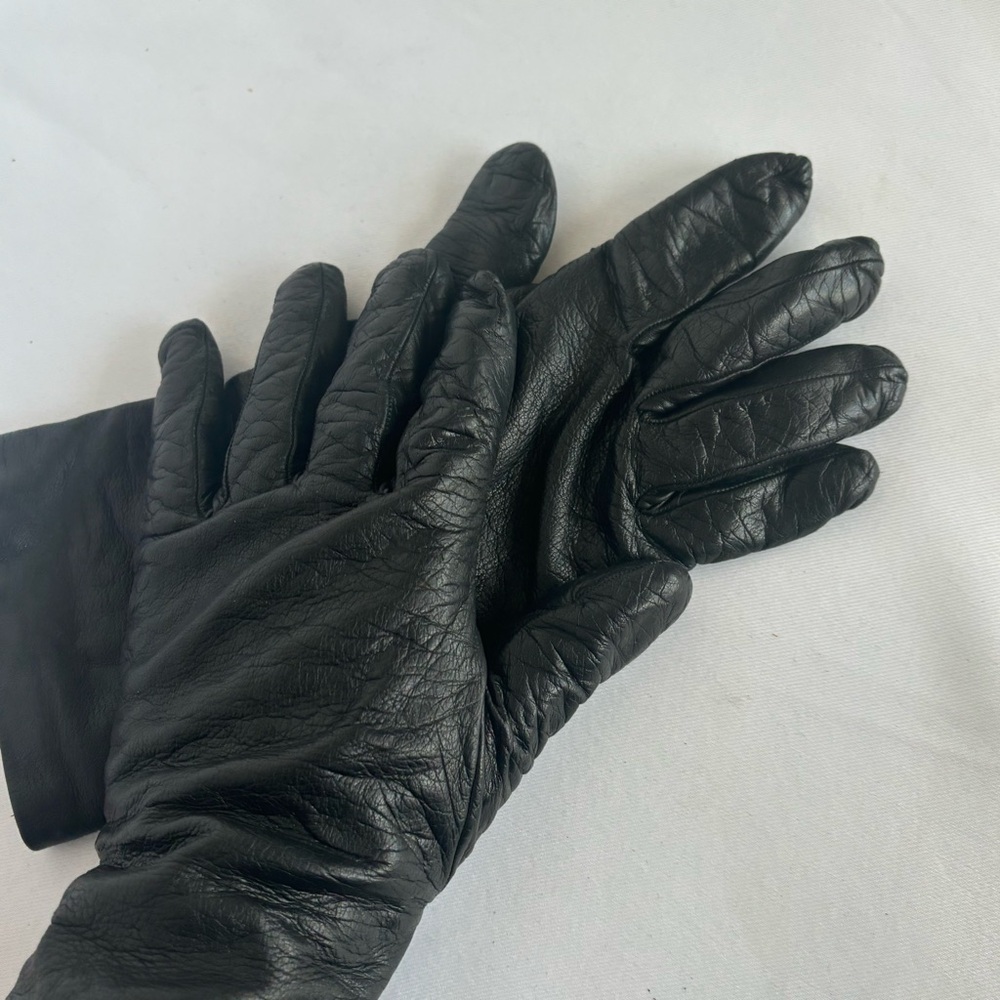 Vintage Bloomingdale’s genuine leather gloves